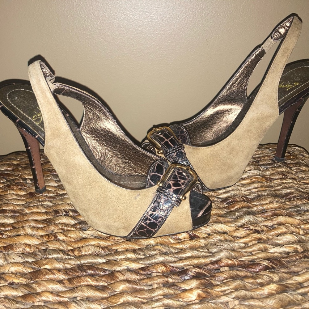 Studio 9 shoes tan sling backs